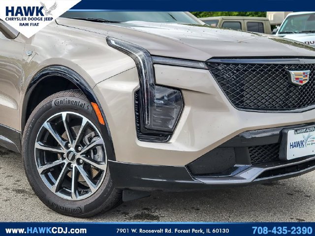 Used 2025 Cadillac XT4 Sport AWD/4WD image 3