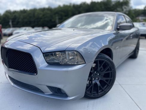 Used 2011 Dodge Charger R/T RWD image 3