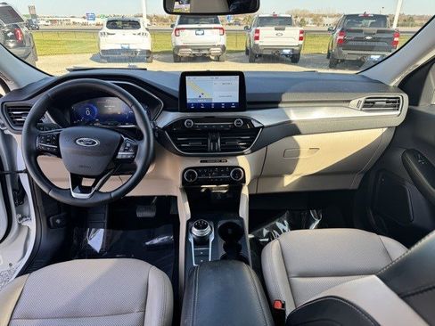 Certified 2022 Ford Escape Titanium w/ Class II Trailer Tow Package image 28