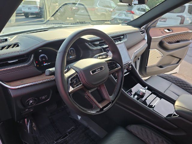 Used 2023 Jeep Grand Cherokee L Summit w/ Advanced Protech Group IV AWD/4WD image 18