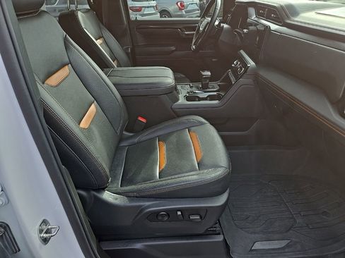 Used 2023 GMC Sierra 1500 AT4 w/ AT4 Preferred Package image 18