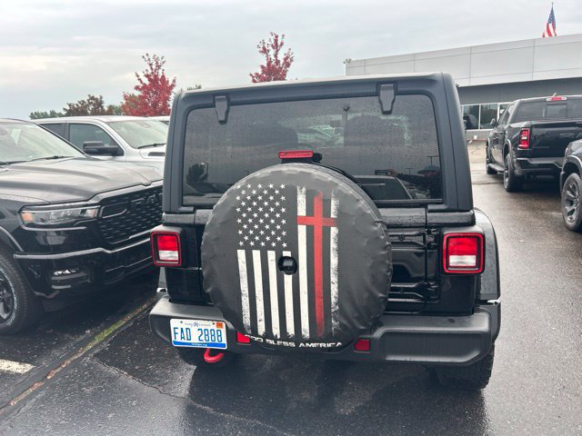 Used 2022 Jeep Wrangler Rubicon w/ Cold Weather Group AWD/4WD image 3