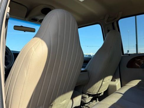 Used 2001 Ford F350 XLT image 17