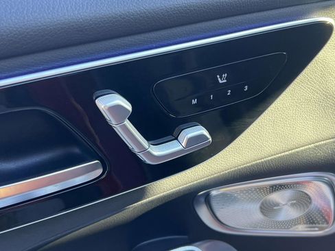 Used 2025 Mercedes-Benz GLC 350e 4MATIC image 27