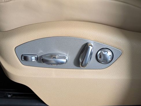 New 2026 Porsche Macan Turbo image 29