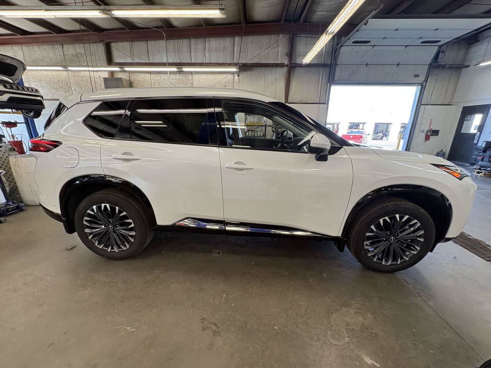 Used 2026 Nissan Rogue Platinum w/ Tech Package AWD/4WD image 7