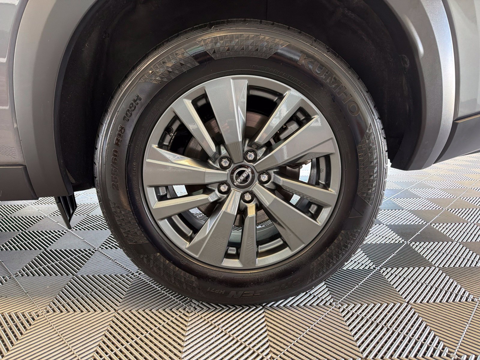 Used 2025 Nissan Pathfinder SV AWD/4WD image 8