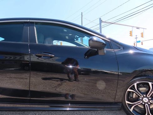 Used 2019 Chevrolet Cruze LT w/ RS Package FWD image 20