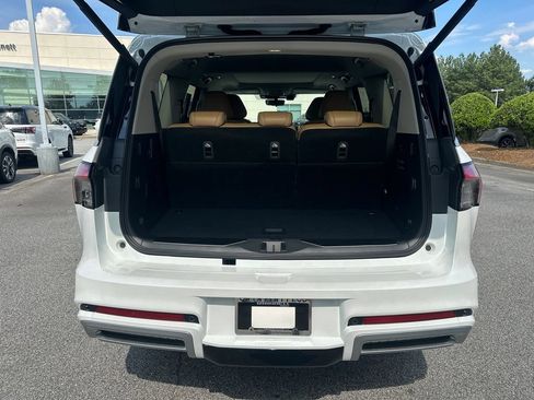 Used 2025 INFINITI QX80 Sensory AWD/4WD image 15
