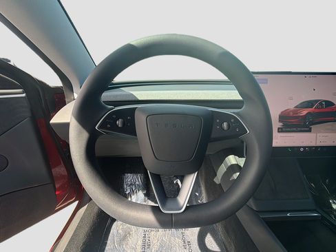 Used 2025 Tesla Model 3 Long Range AWD/4WD image 17