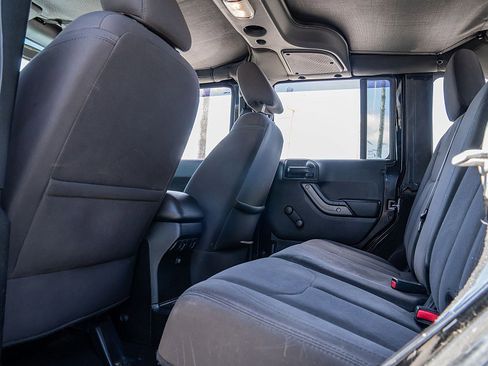 Used 2017 Jeep Wrangler Unlimited Sport image 17