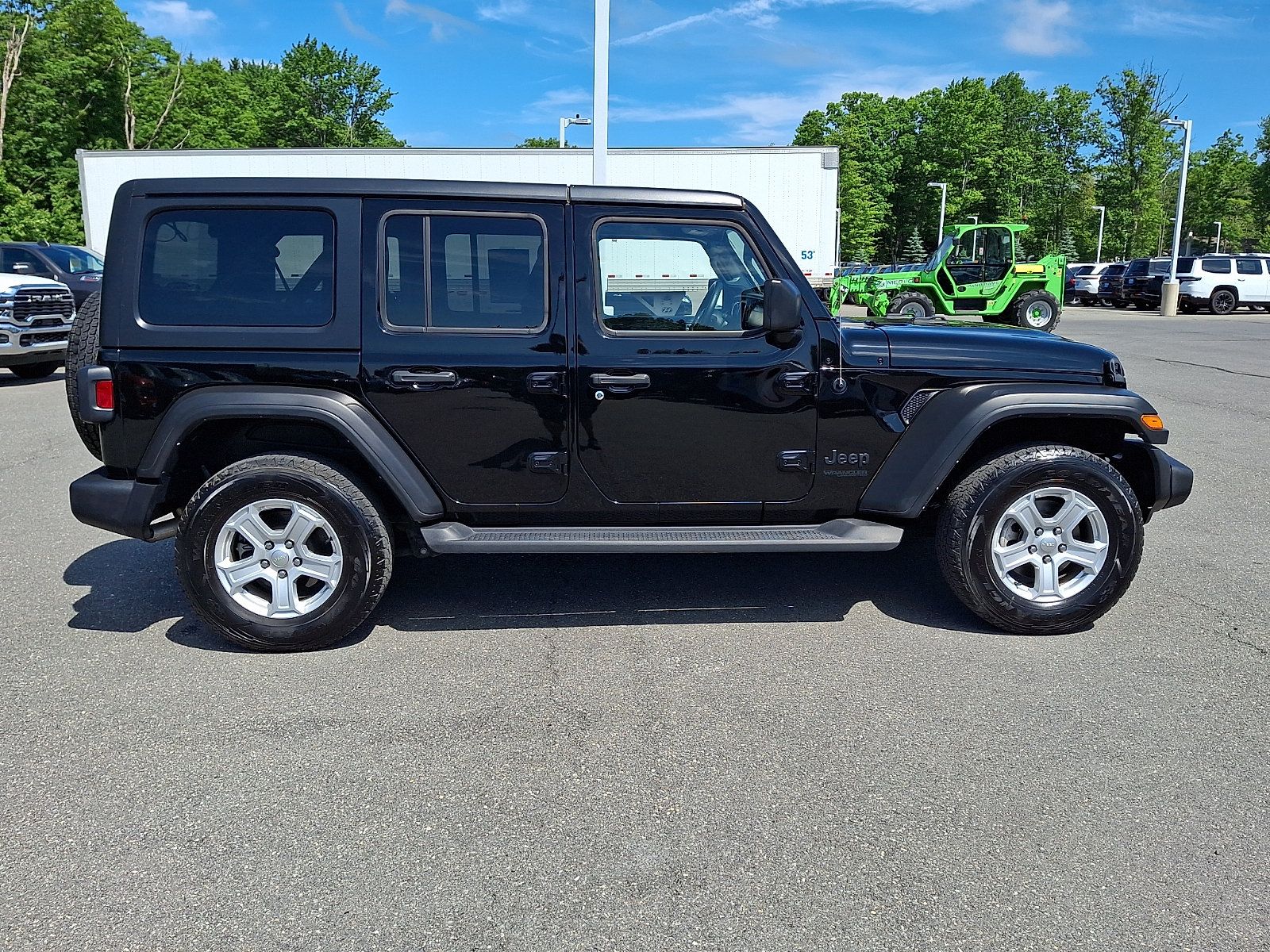 Used 2022 Jeep Wrangler Unlimited Sport AWD/4WD image 7