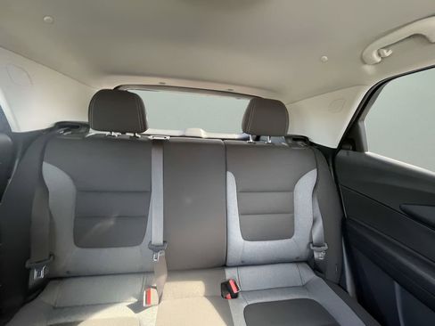 Used 2025 Chevrolet TrailBlazer LT AWD/4WD image 31