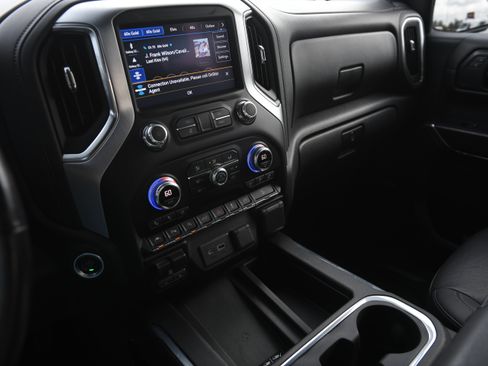 Used 2021 GMC Sierra 1500 SLT w/ SLT Premium Plus Package AWD/4WD image 15
