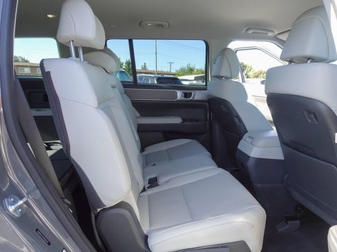Used 2025 Hyundai Santa Fe SEL FWD image 14