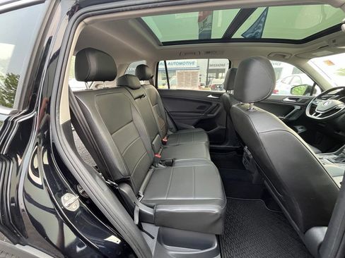 Used 2018 Volkswagen Tiguan SEL AWD/4WD image 27