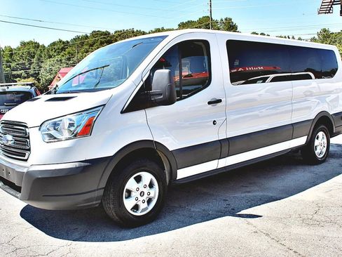 Used 2017 Ford Transit 350 XLT image 7