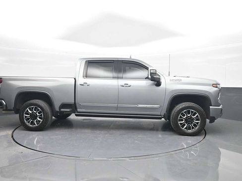 Used 2024 Chevrolet Silverado 2500 High Country w/ High Country Premium Package AWD/4WD image 9