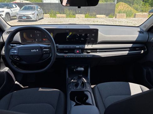 Used 2025 Kia K4 FWD image 33