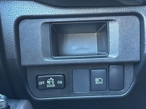 Used 2019 Toyota Tacoma SR5 image 38