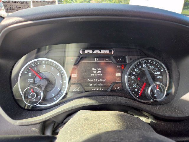 Used 2022 RAM 1500 Big Horn AWD/4WD image 5