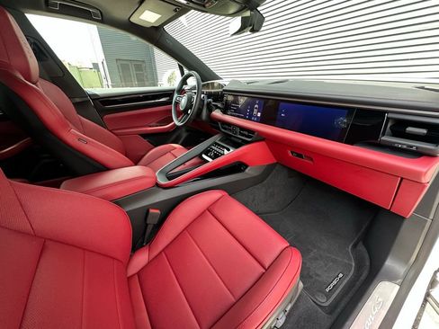 Used 2026 Porsche Macan 4S Electric AWD/4WD image 40