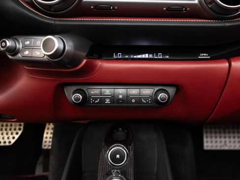 Certified 2021 Ferrari 812 GTS RWD image 99