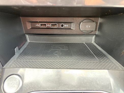 Used 2020 Volkswagen Tiguan SE w/ Panoramic Sunroof Package FWD image 19