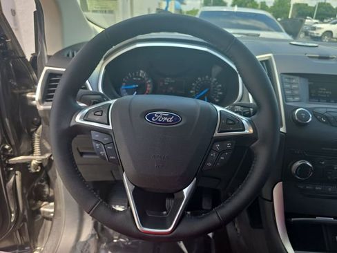 Used 2016 Ford Edge SEL FWD image 17