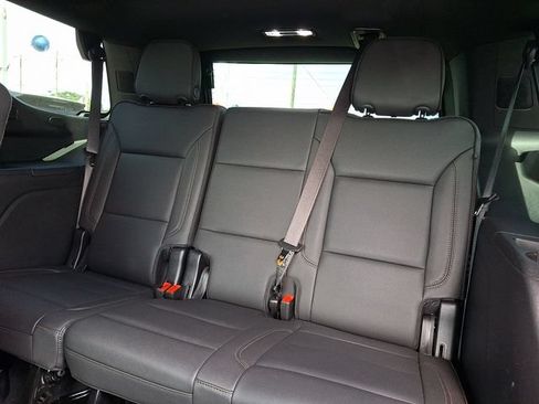 Used 2025 Chevrolet Tahoe High Country AWD/4WD image 8