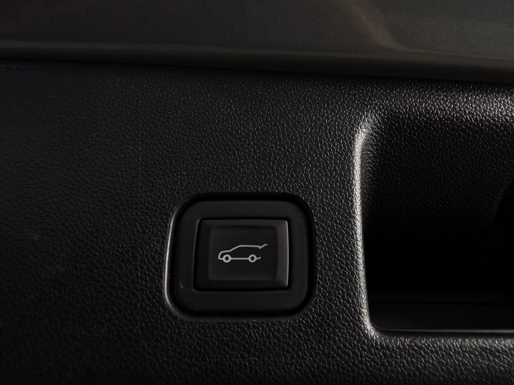 Used 2024 Chevrolet Equinox EV RS FWD image 29