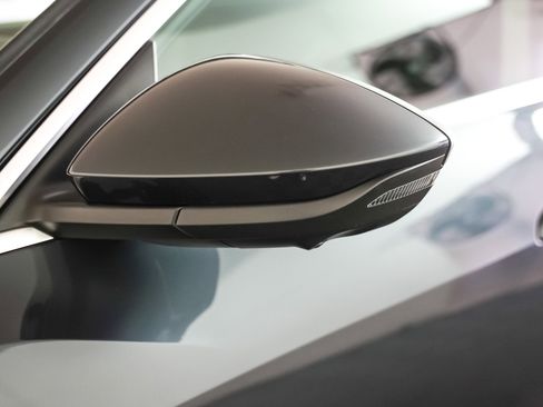 Used 2024 Audi Q8 e-tron Premium Plus w/ Premium Plus Package image 26