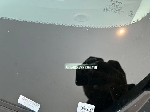 Used 2025 Nissan Sentra S FWD image 19