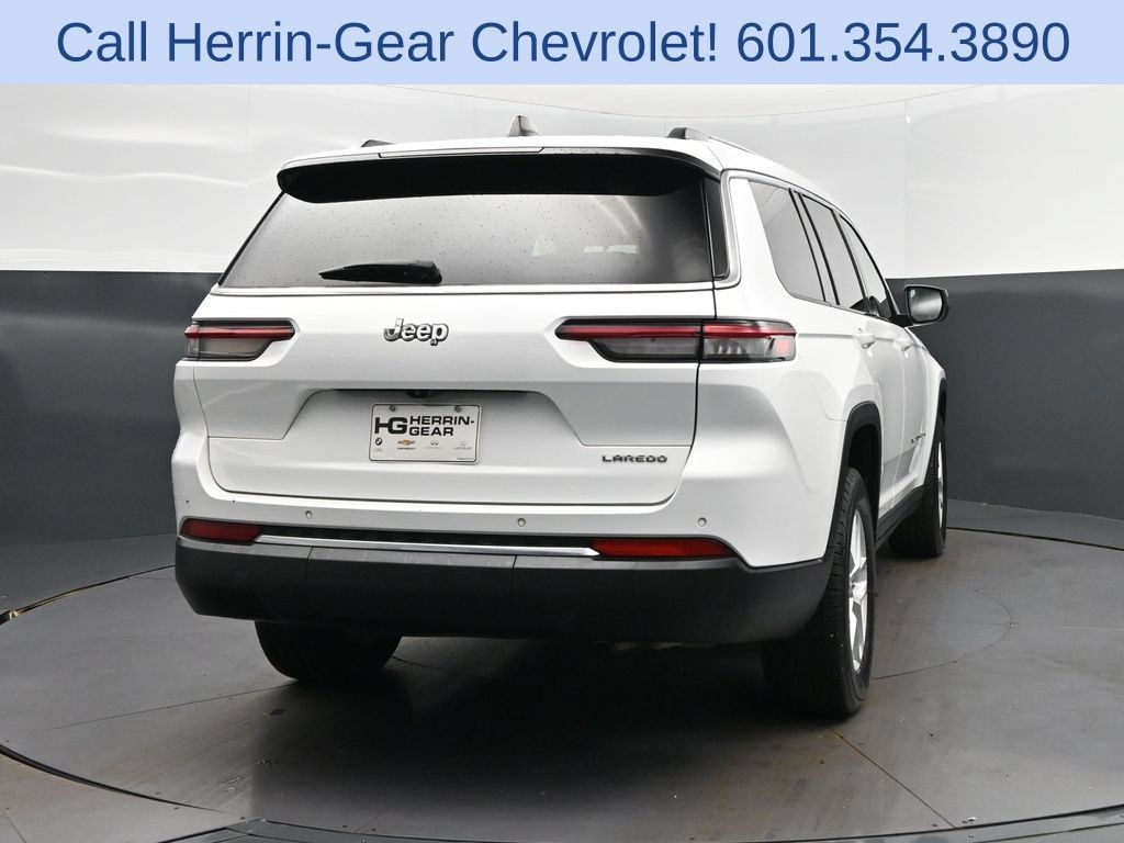 Used 2023 Jeep Grand Cherokee L Laredo RWD image 7