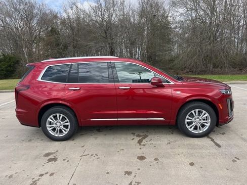 New 2025 Cadillac XT6 Luxury image 10