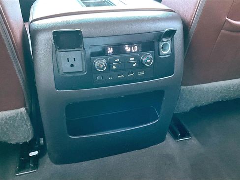 Used 2019 Chevrolet Tahoe Premier AWD/4WD image 23