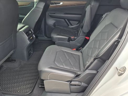 Used 2024 Volkswagen Atlas SE FWD image 21