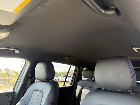 Used 2021 Mercedes-Benz GLB 250 4MATIC image 17