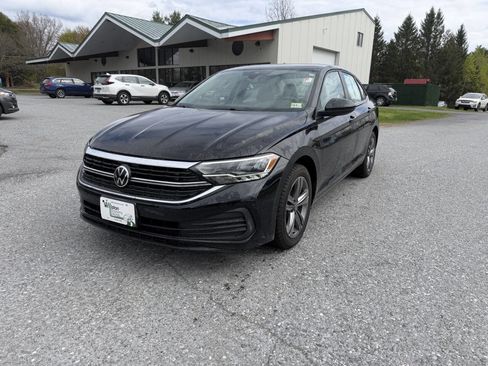 Used 2023 Volkswagen Jetta SE FWD image 1
