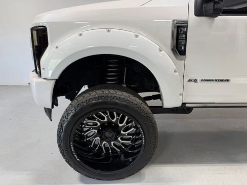 Used 2017 Ford F250 Platinum w/ Platinum Ultimate Package AWD/4WD image 10