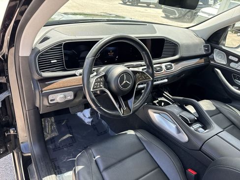 Used 2024 Mercedes-Benz GLS 450 4MATIC image 10