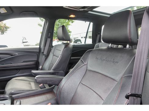 Used 2021 Honda Pilot Black Edition image 10