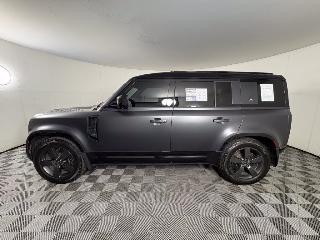Used 2023 Land Rover Defender 110 AWD/4WD image 2