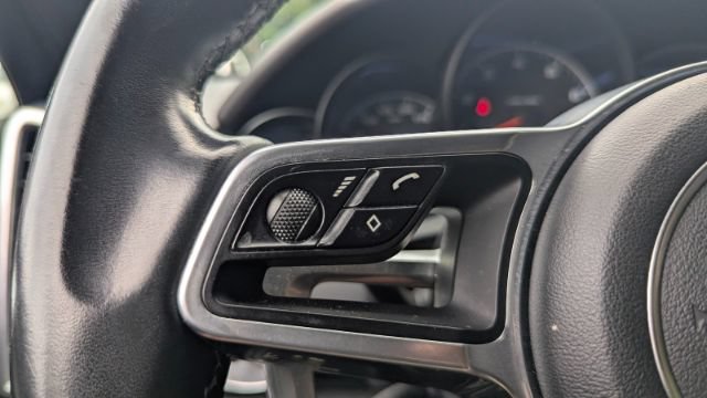 Used 2018 Porsche Cayenne Platinum Edition AWD/4WD image 25