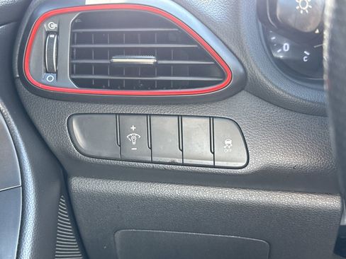 Used 2020 Hyundai Elantra GT N Line image 17