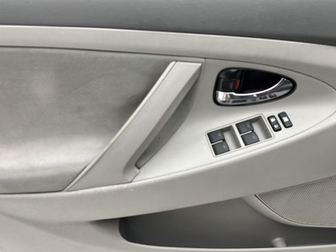 Used 2011 Toyota Camry LE w/ LE Extra-Value Pkg FWD image 14