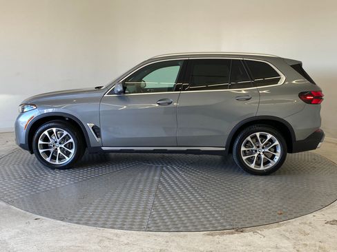 New 2026 BMW X5 xDrive40i w/ Premium Package image 2