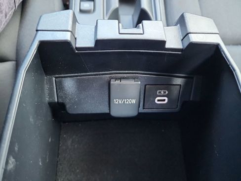 Used 2023 Toyota Corolla LE image 33