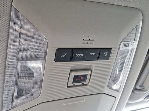 Used 2025 Toyota RAV4 XLE AWD/4WD image 26