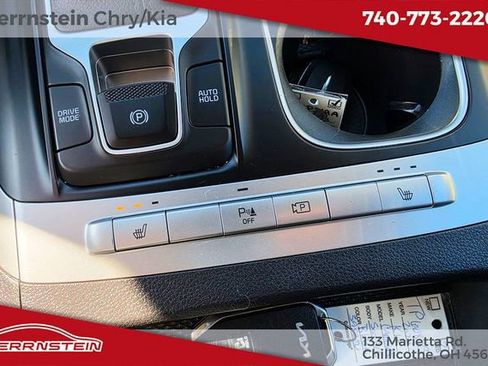 Used 2024 Kia Carnival LX FWD image 18